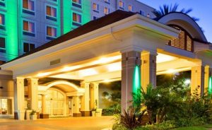 Holiday_Inn_Anaheim_Resort-exterior