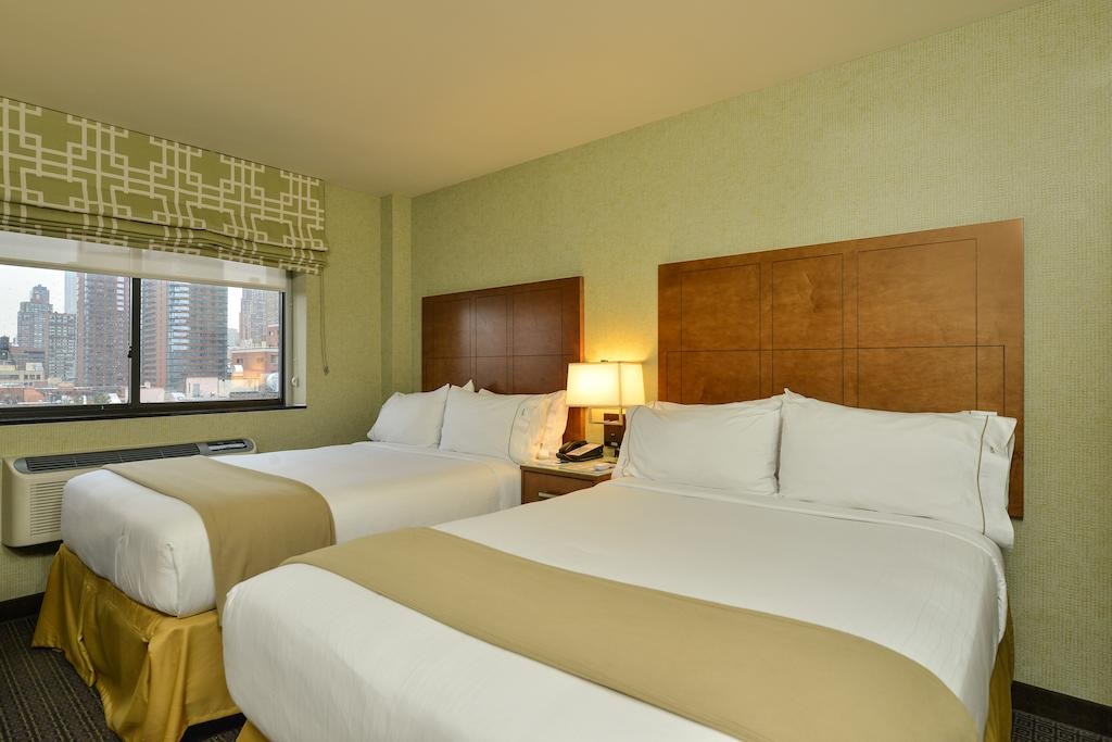 Holiday Inn express midtown double room