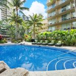 Courtyard_Marriott_Waikiki_Pool